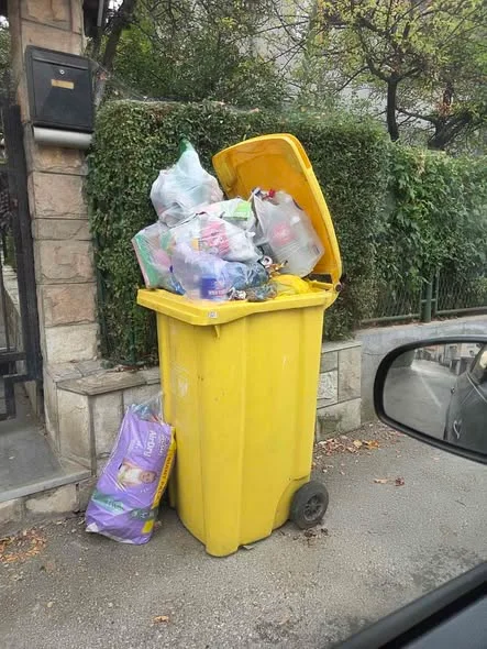 Fotografija kontejnera i otpada na Hrasnom Brdu iz objave od 10. septembra — fotografija 4